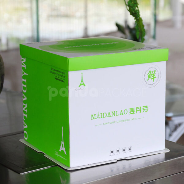 Minimalist Green Cake Box with Modern Print