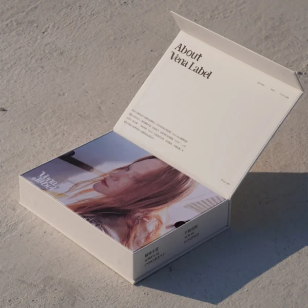 Embossed White Rigid Box with Lid for Apparel Packaging
