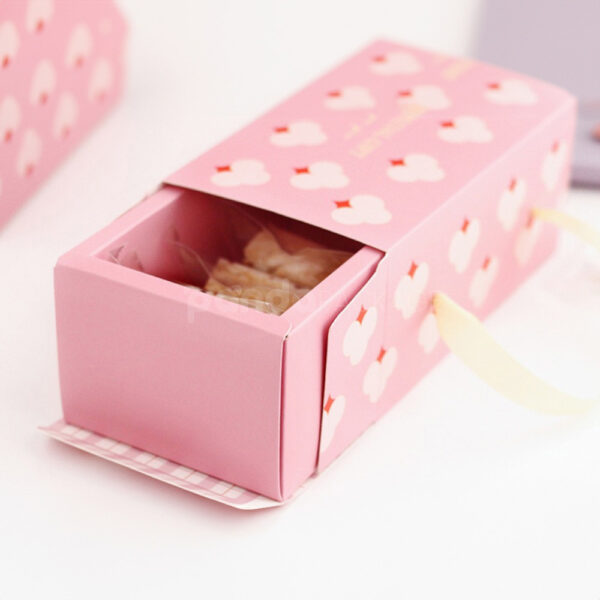 Pink Flower-Pattern Treat Gift Box with Handle