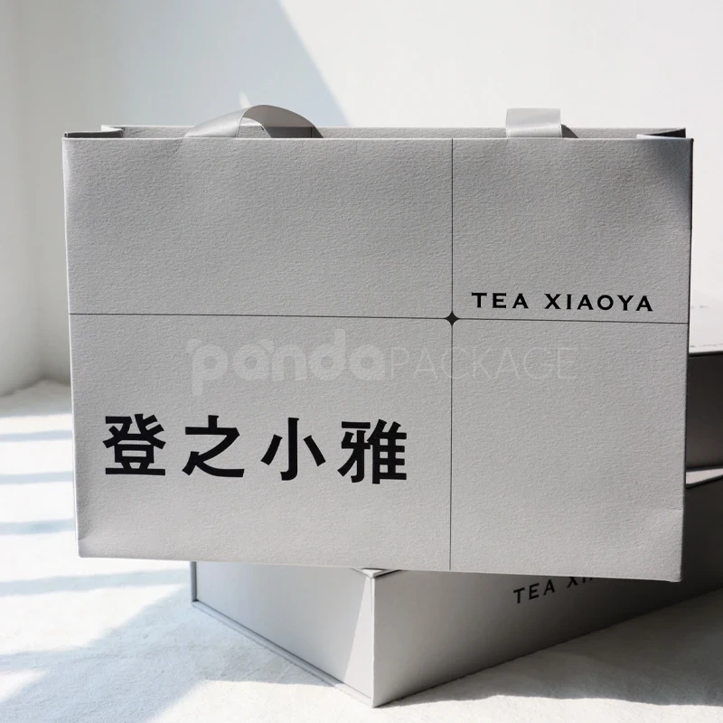 Cosmetic Box with Insert Divider