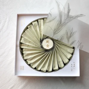 Elegant White Gifting Box