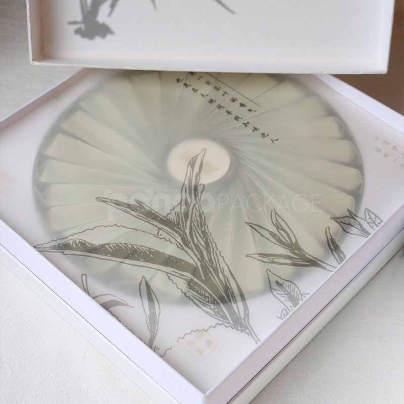 Elegant White Gifting Box