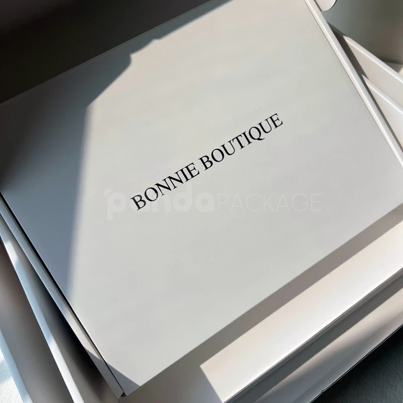 White Mailer Box