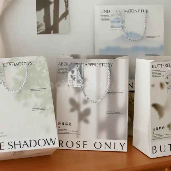 Minimalist Gift Bag with Artistic Shadow Design