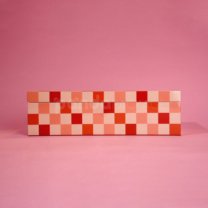 Stylish Checkered Hinged Treasure Box for Premium Jewelry