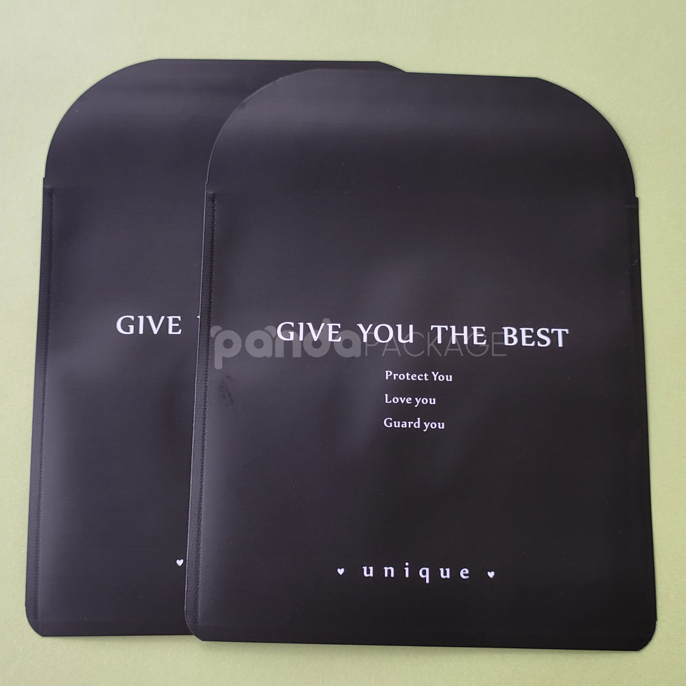 Elegant Black Window Cut-Out Packaging Bag with Matte Finish