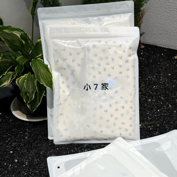 Clear Zipper Apparel Poly Bag with Durable Resealable Design