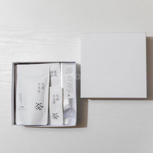 Flat Pouch Tea Packaging with Minimalist Japanese Style Print
