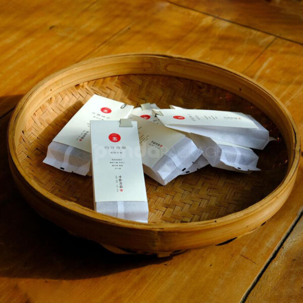 Vertical Gusset Tea Bag with Minimalist Chinese Style Design