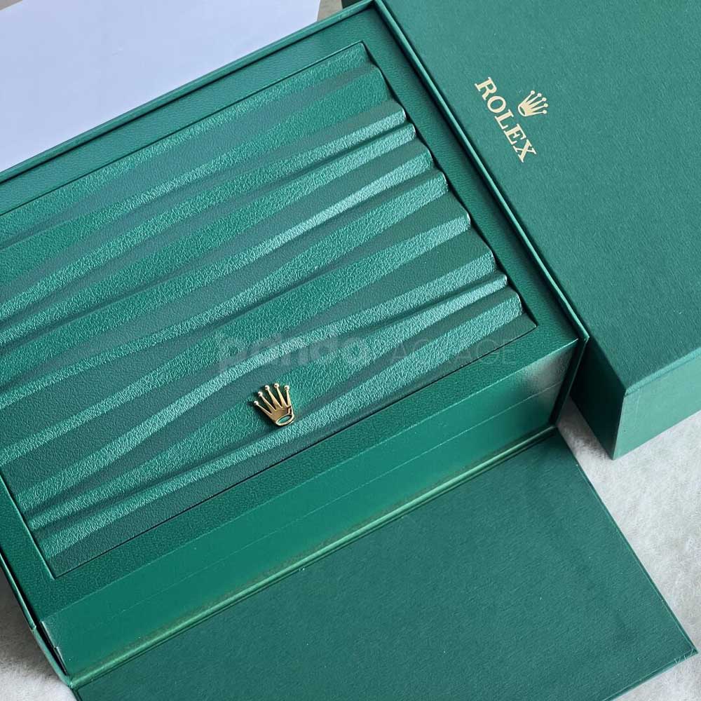 elegant green rigid box with textured hinged flip lid design