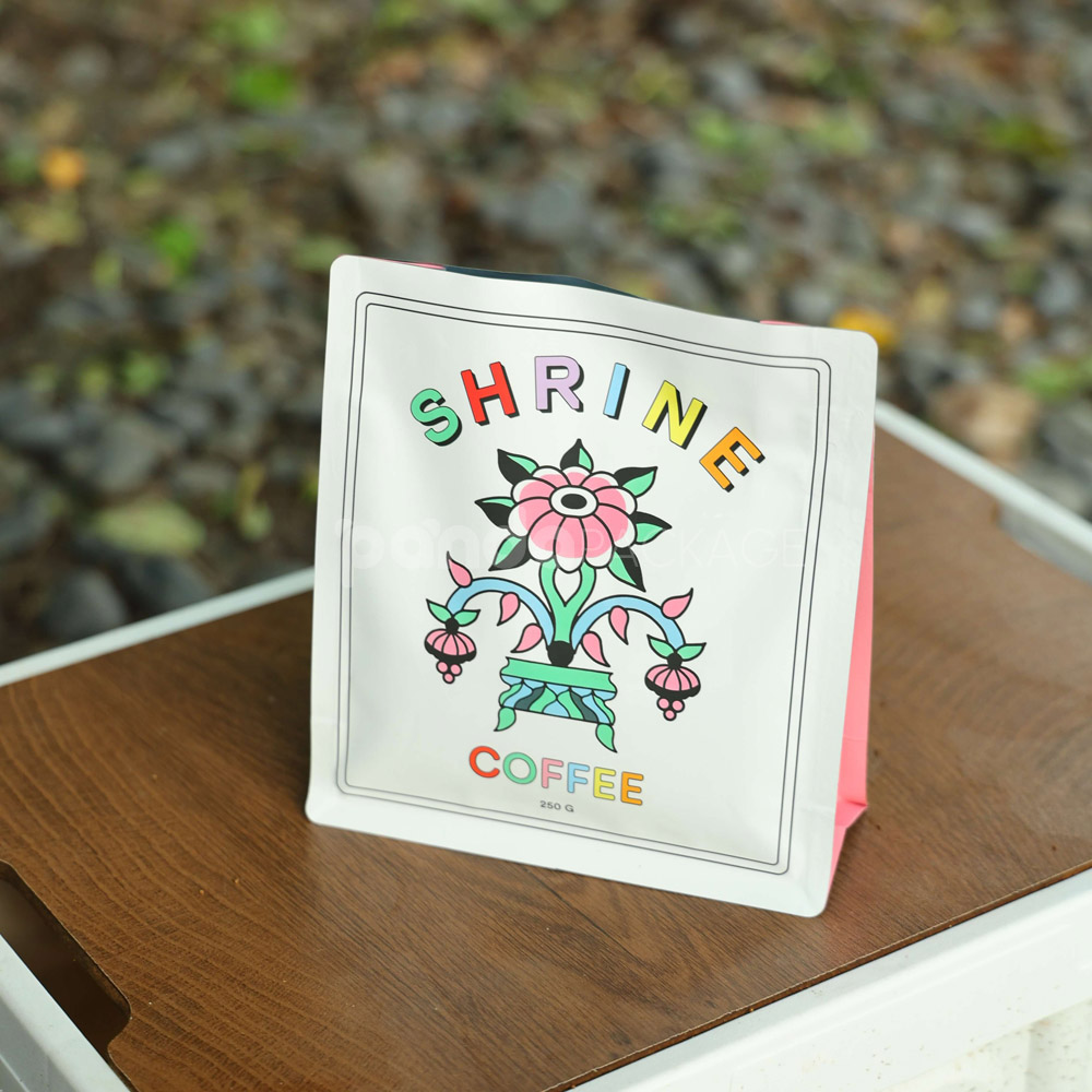 side gusset coffee bag with resealable zipper and valve