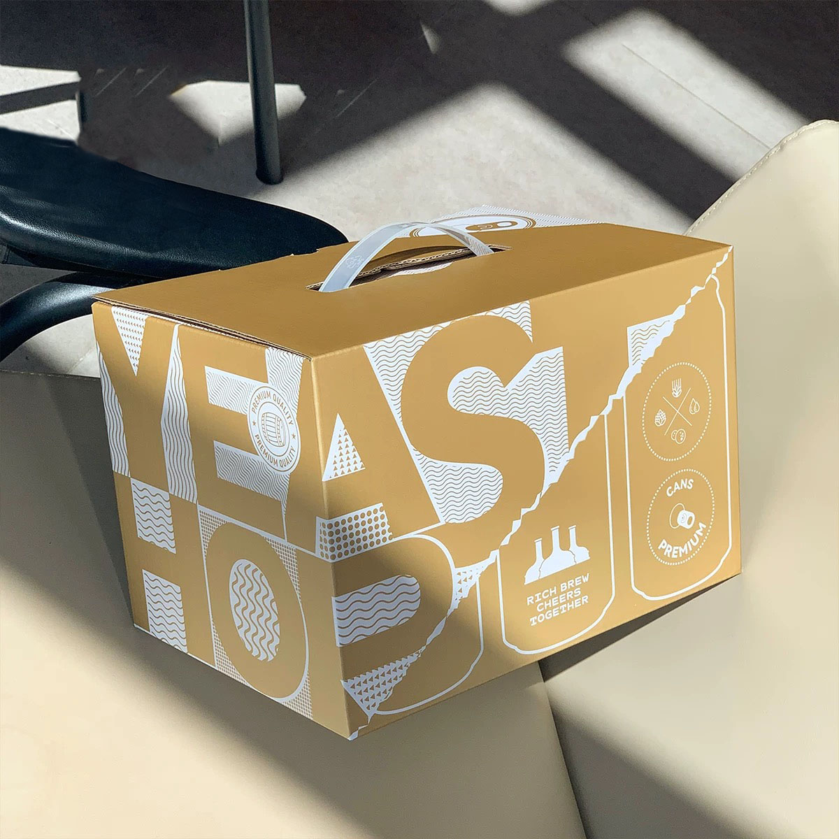 eco-friendly kraft paperboard beer carrier box with handle