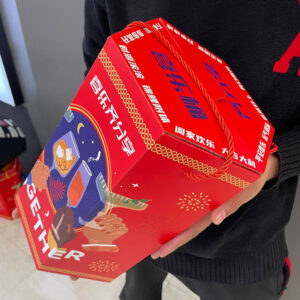 eco-friendly red paperboard beer gift carrier box with rope handle