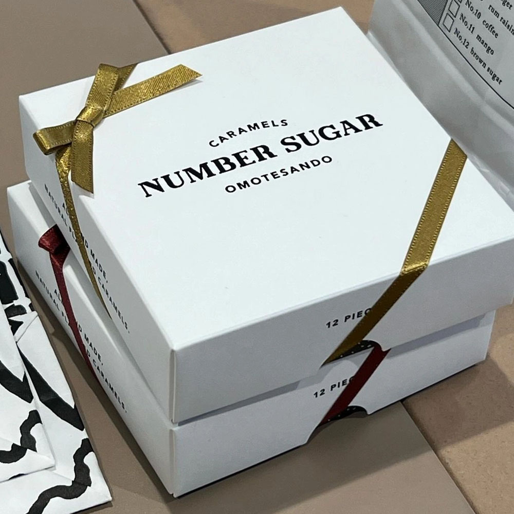 elegant square paperboard gift box with ribbon for candy packaging