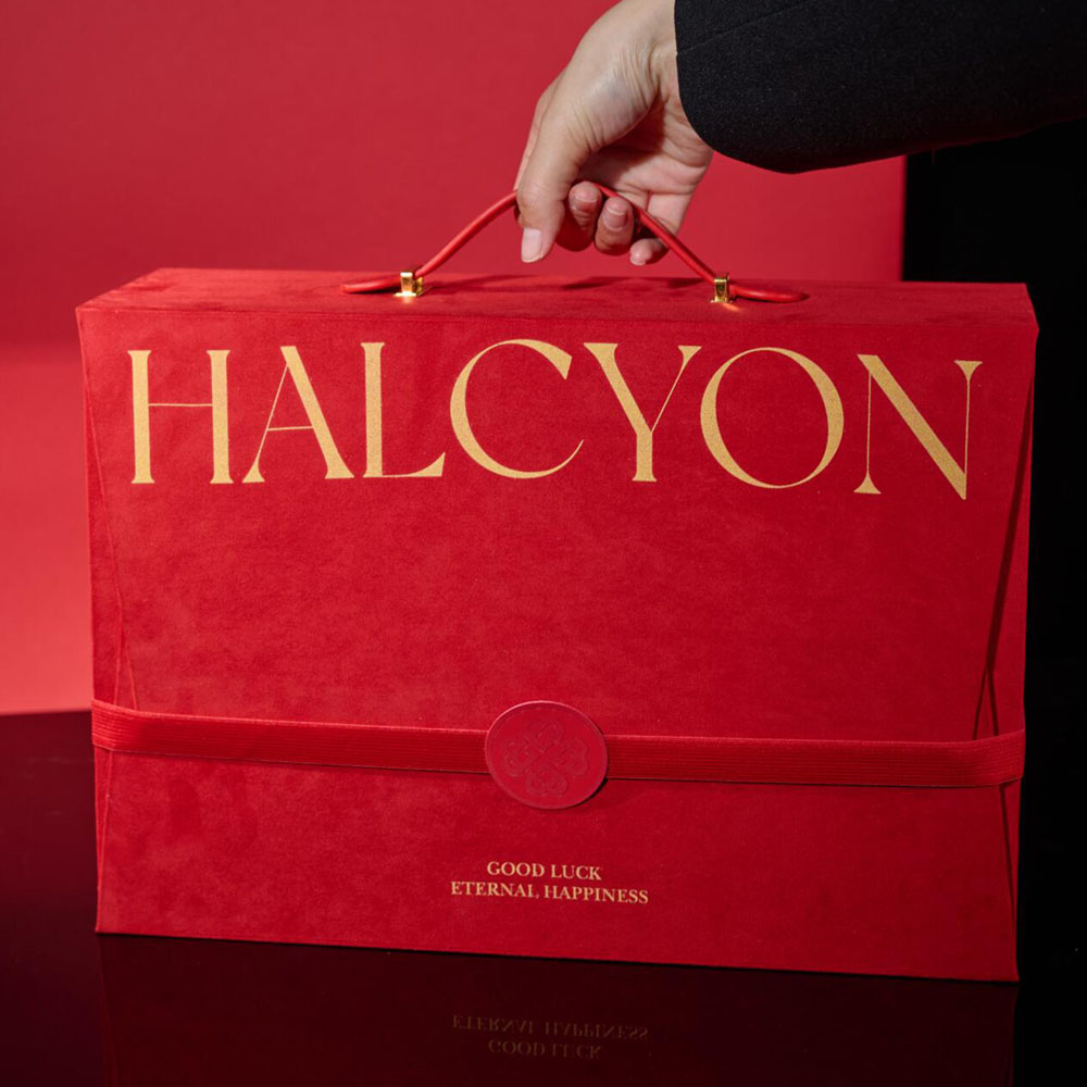 red magnetic rigid gift box with foil stamping for premium packaging
