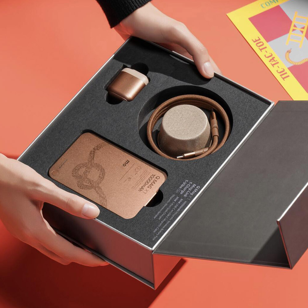 rigid magnetic flip lid box with foam inserts for electronic accessories