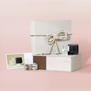 luxury magnetic rigid gift box with rope knot decoration