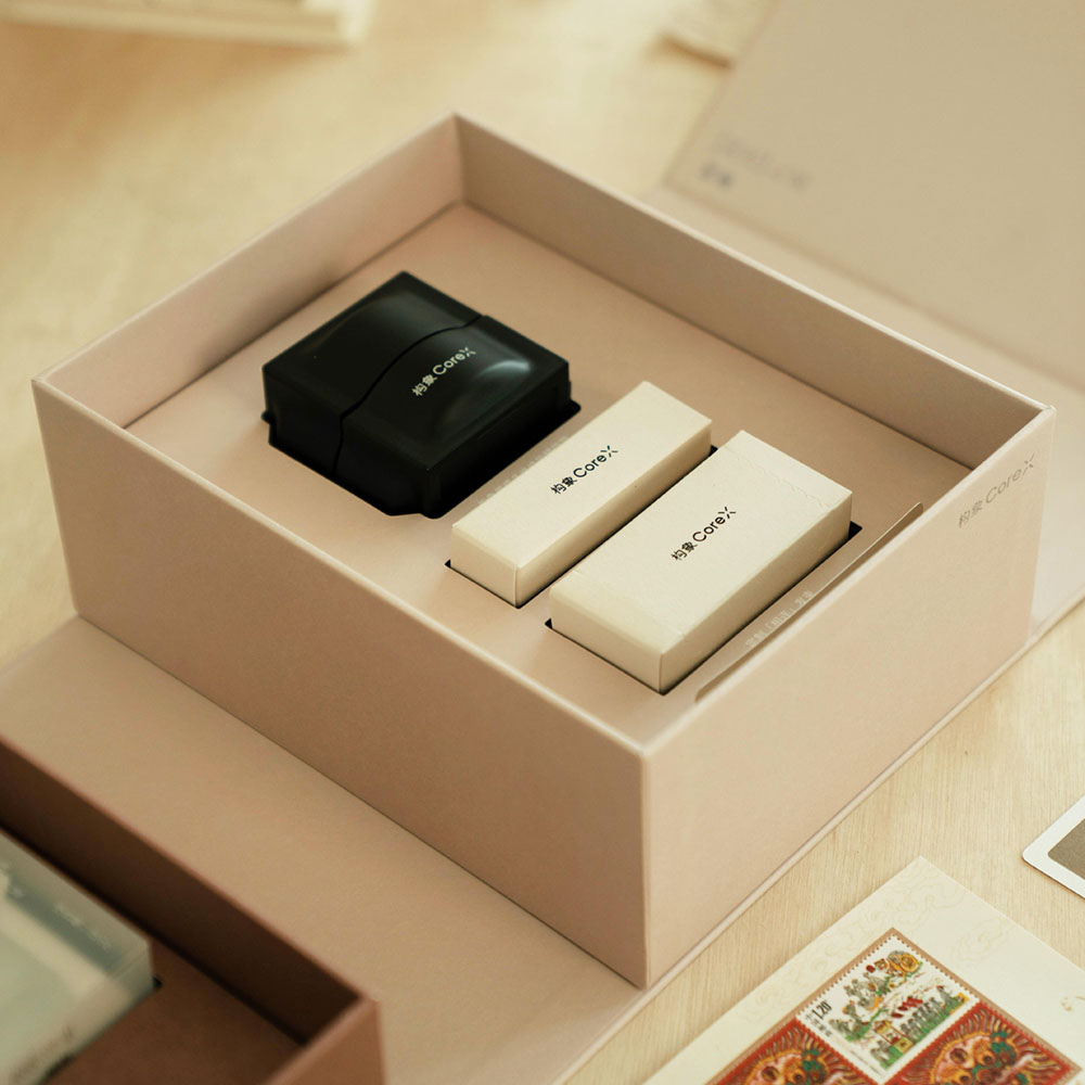 luxury magnetic rigid gift box with rope knot decoration