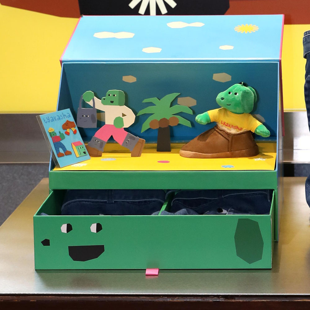 house shaped gift box with colorful drawers for apparel packaging