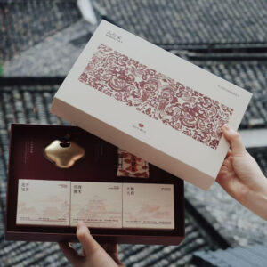 luxury lid and base rigid gift box for fragrance packaging