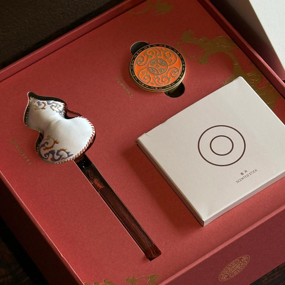 luxury rigid drawer gift box with handle for premium packaging