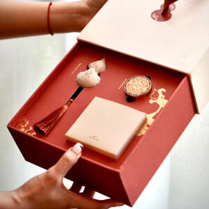 luxury rigid drawer gift box with handle for premium packaging