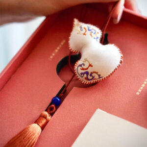 luxury rigid drawer gift box with handle for premium packaging