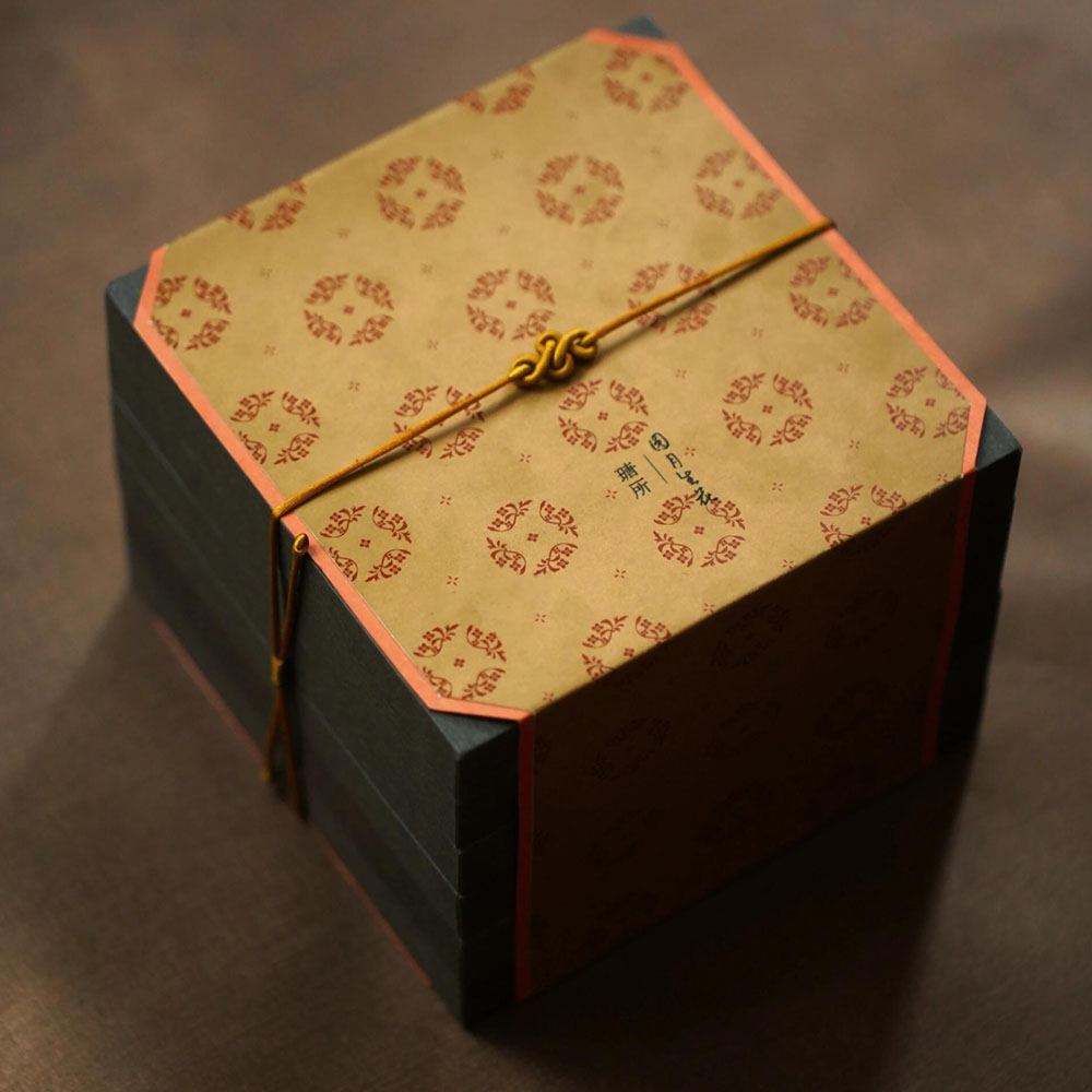 premium flip top rigid box for pastry and chocolate gifts