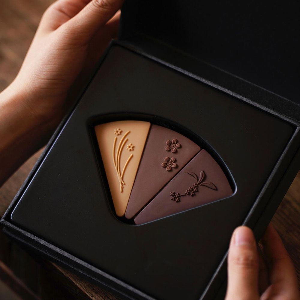 premium flip top rigid box for pastry and chocolate gifts