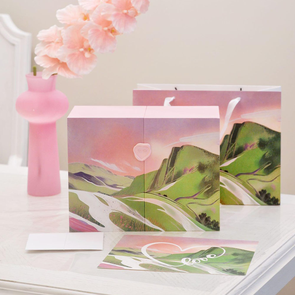 luxury pink fragrance rigid gift box with door lid for festival gifts