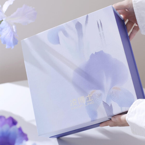 Luxury Magnetic Rigid Gift Box with 3D Floral Design