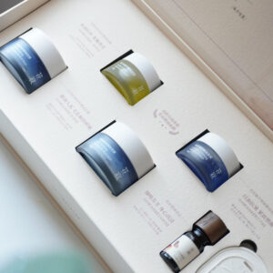 luxury magnetic rigid skincare gift box with flip lid and insert for cosmetics packaging