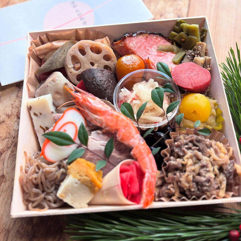 biodegradable wooden bento box with compartments and lid
