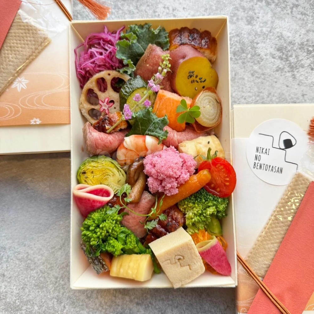 biodegradable wooden bento box with compartments and lid
