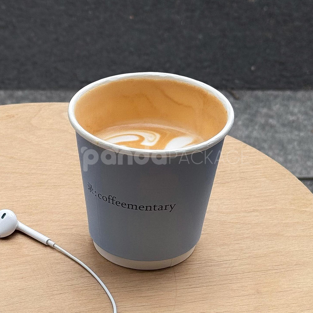 printed disposable coffee paper cup with white lid for takeaway drinks and cafes