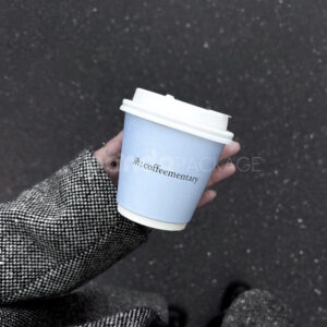 printed disposable coffee paper cup with white lid for takeaway drinks and cafes