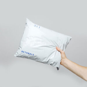printed matte poly mailer shipping bags for clothing and e-commerce packaging