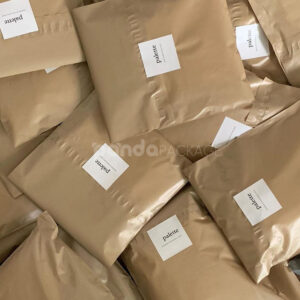 printed matte poly mailer shipping bags for clothing and e-commerce packaging