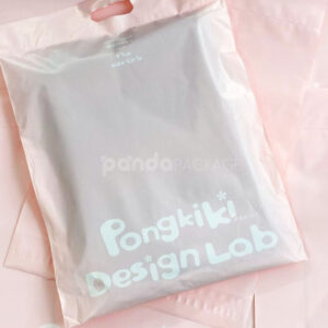 pink poly mailer bag with die-cut handle and self-adhesive closure for clothing packaging