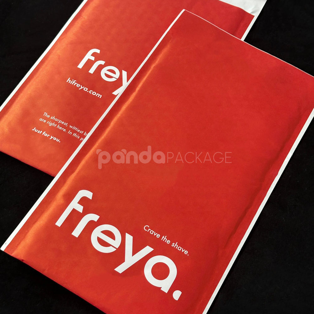 red kraft paper bubble mailer bag with self-adhesive closure for secure shipping