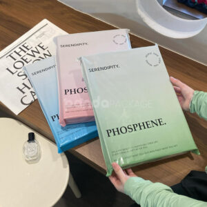 gradient color poly mailer bag with self-adhesive flap for apparel packaging