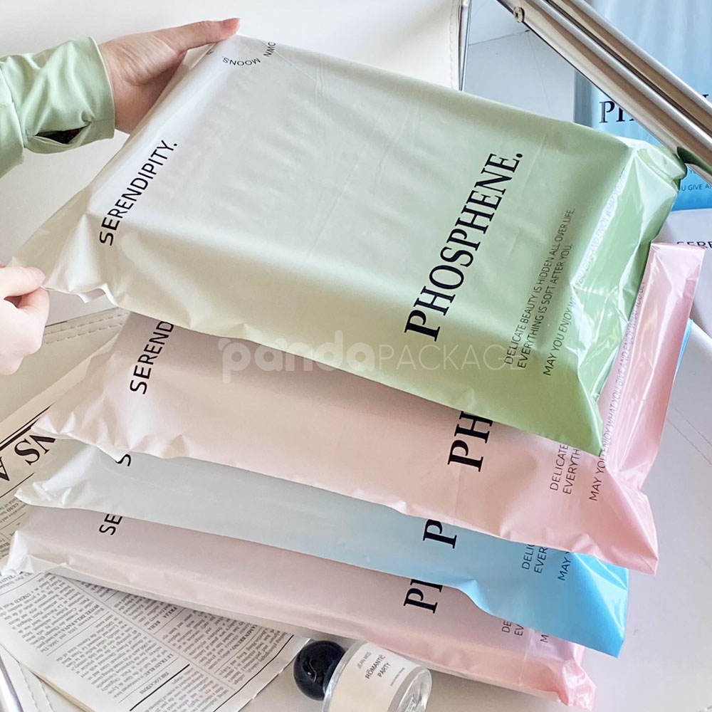 gradient color poly mailer bag with self-adhesive flap for apparel packaging