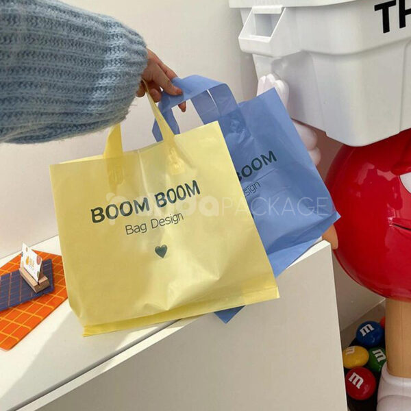 Pastel Handle Plastic Shopping Bag for Clothing Packaging
