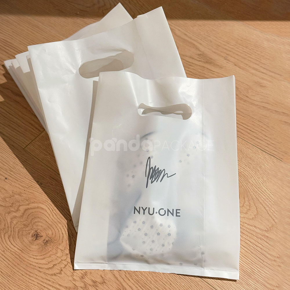 frosted die-cut handle plastic shopping bag for clothing and retail packaging