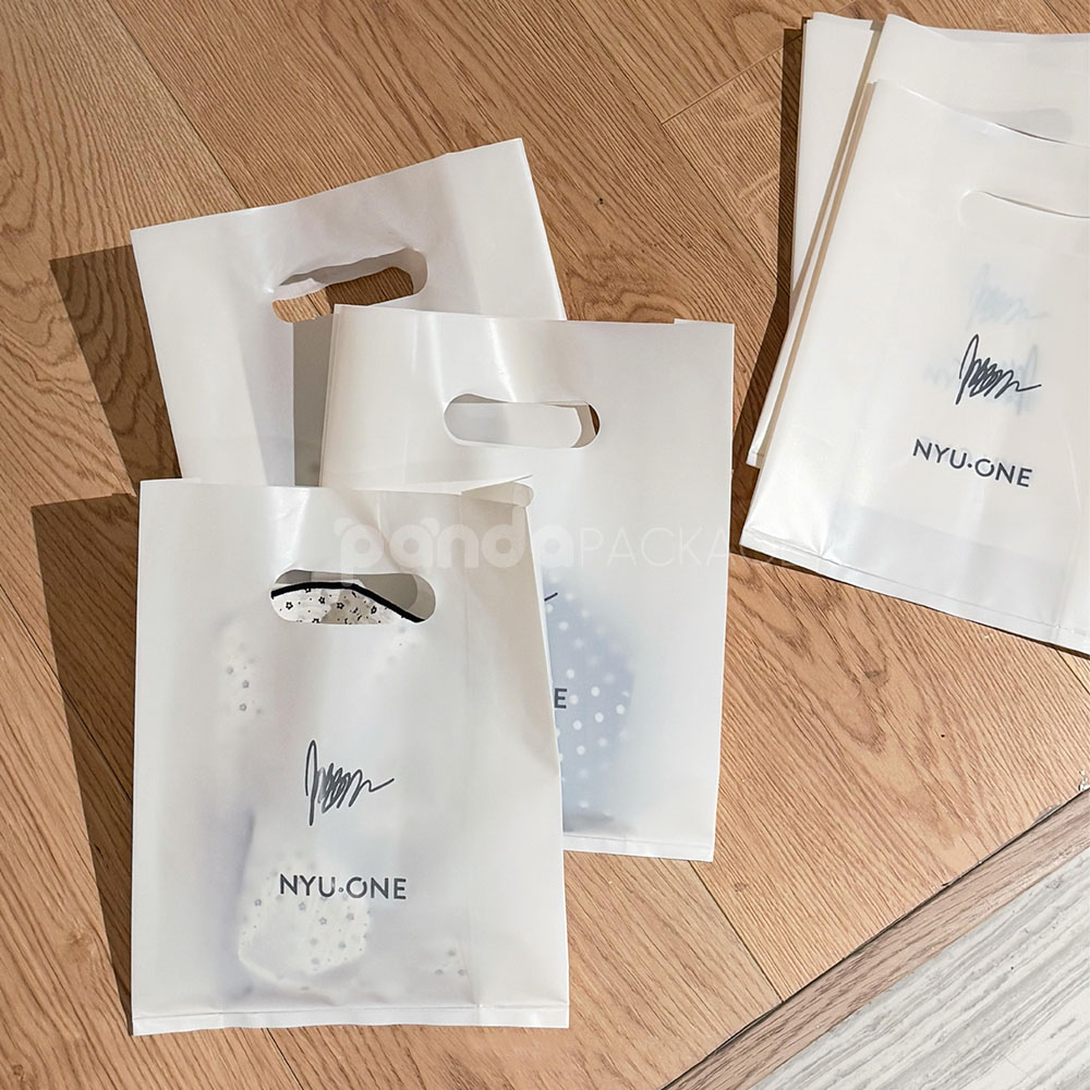 frosted die-cut handle plastic shopping bag for clothing and retail packaging