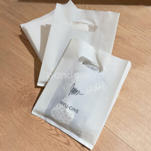 frosted die-cut handle plastic shopping bag for clothing and retail packaging