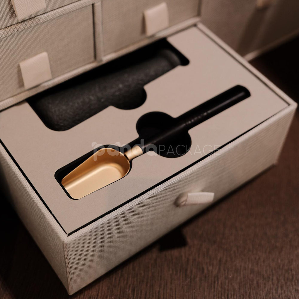 luxury linen magnetic rigid box with double doors and gold knob for premium gift packaging