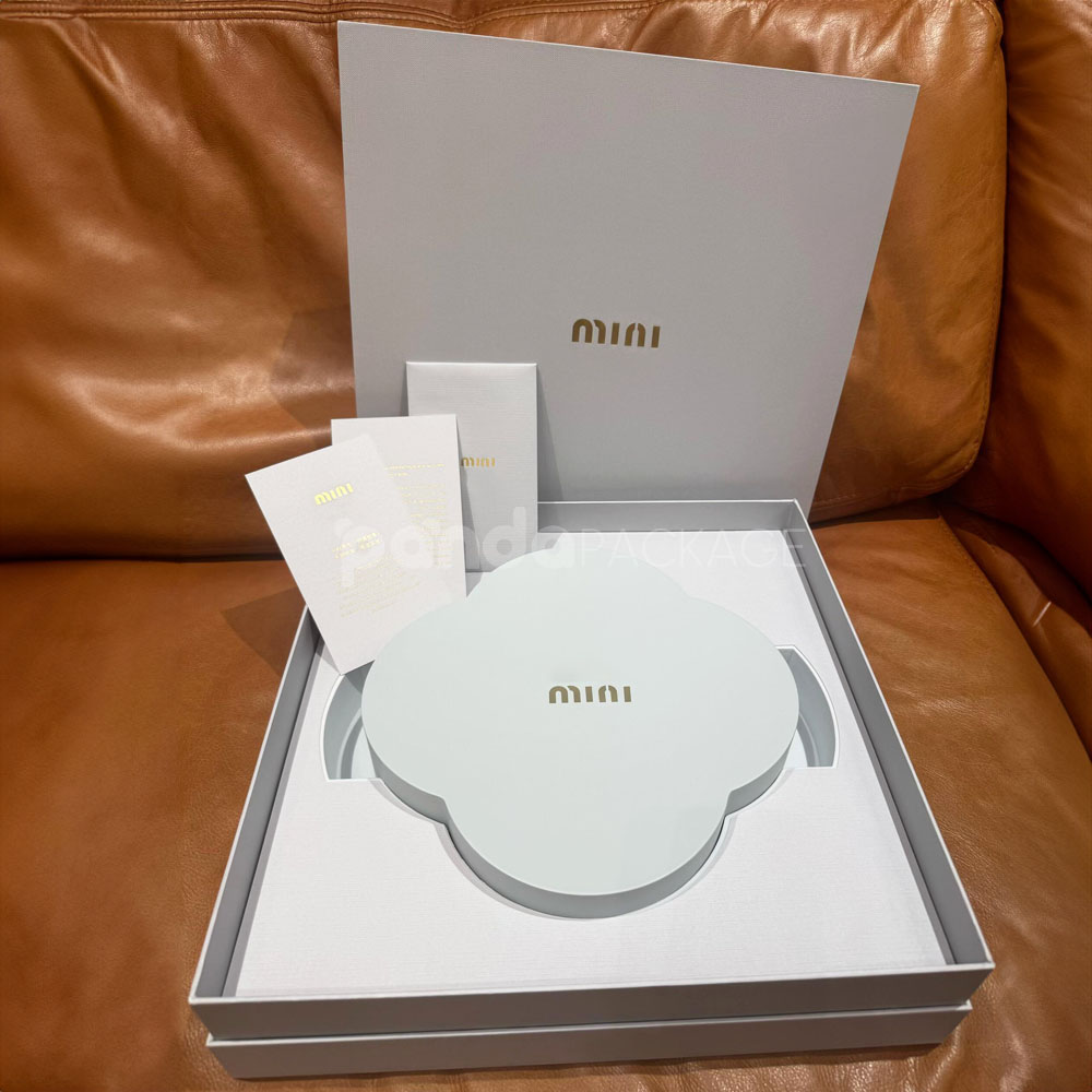 luxury flower shaped rigid box with gold compartment tray for mooncake or chocolate gift packaging