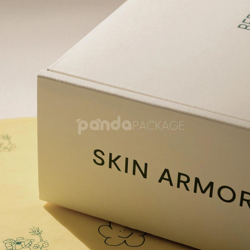 eco-friendly white mailer box made from recyclable paperboard for sustainable skincare and baby product packaging
