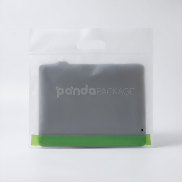 Frosted Handle Apparel Packaging Bags with Green Seal Strip